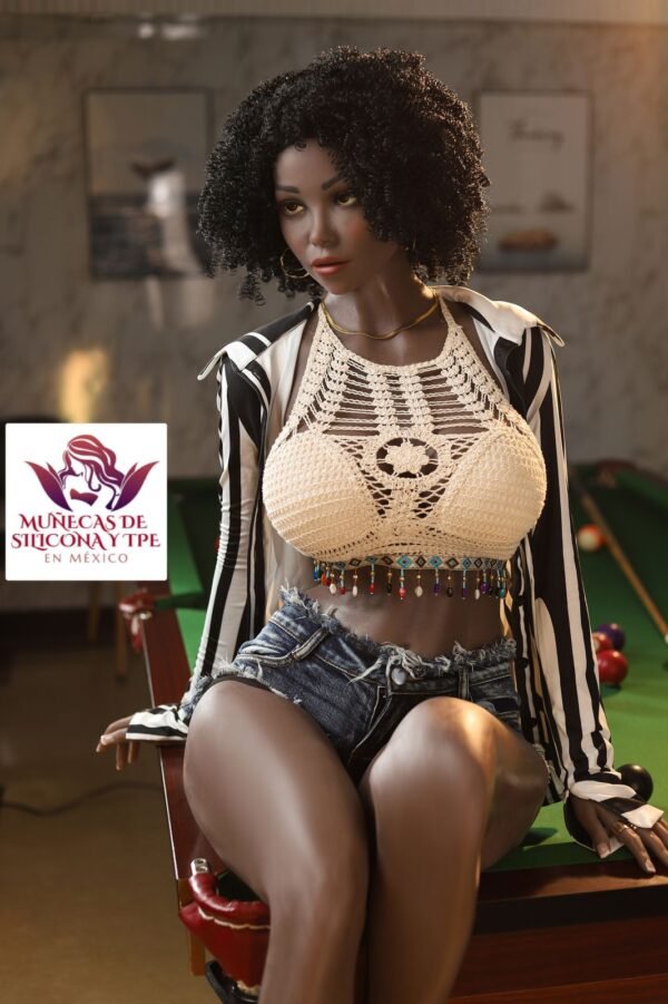 Leanne - Image 7